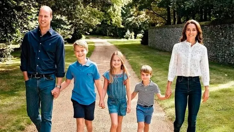 Kate, o marido e os três filhos