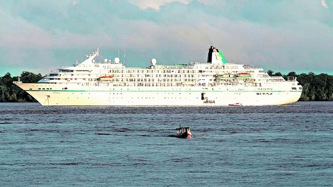 Mais de 400 turistas de navio de cruzeiro conhecem Belém