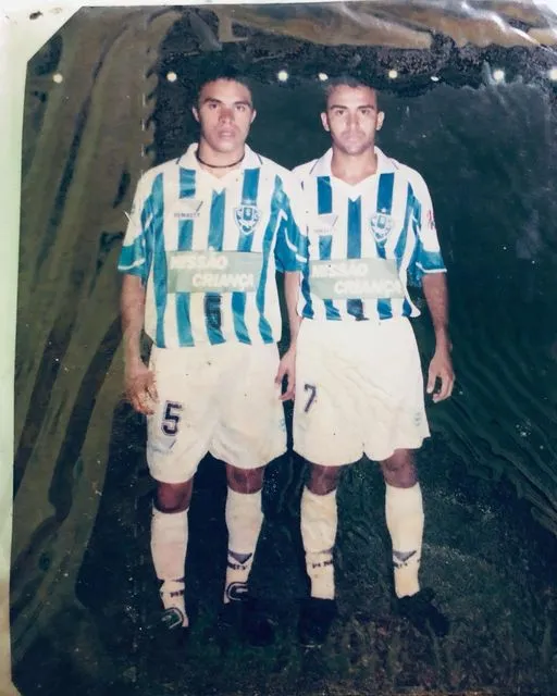 Jóbson (direita) fez 60 gols e foi várias vezes campeão pelo Paysandu