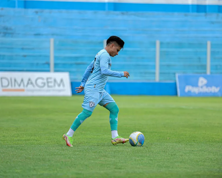 Esli García tem sido o amuleto bicolor nas últimas partidas e vai a campo contra o Vila Nova.