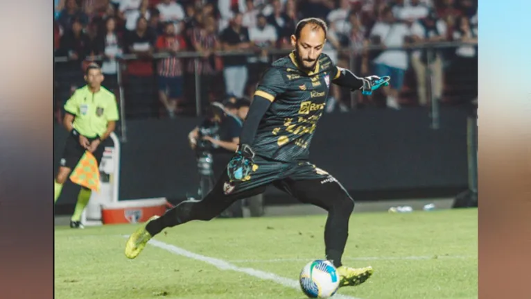 Axel Lopes, goleiro do Águia de Marabá, foi o grande destaque na derrota por 2 a 0 para o São Paulo