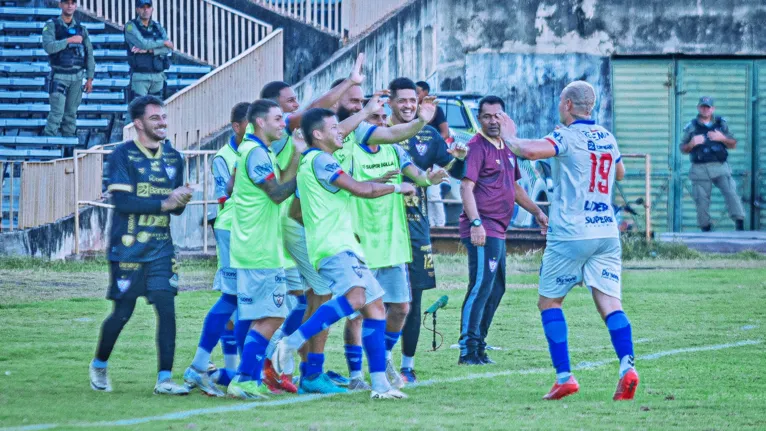 Azulão segue na lanterna, agora com 13 pontos