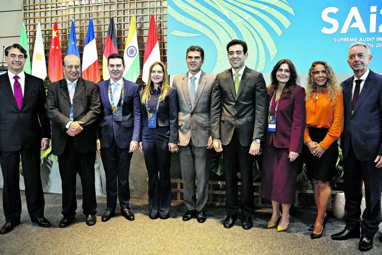 A cúpula reuniu diversas autoridades estaduais, federais e internacionais no Hangar