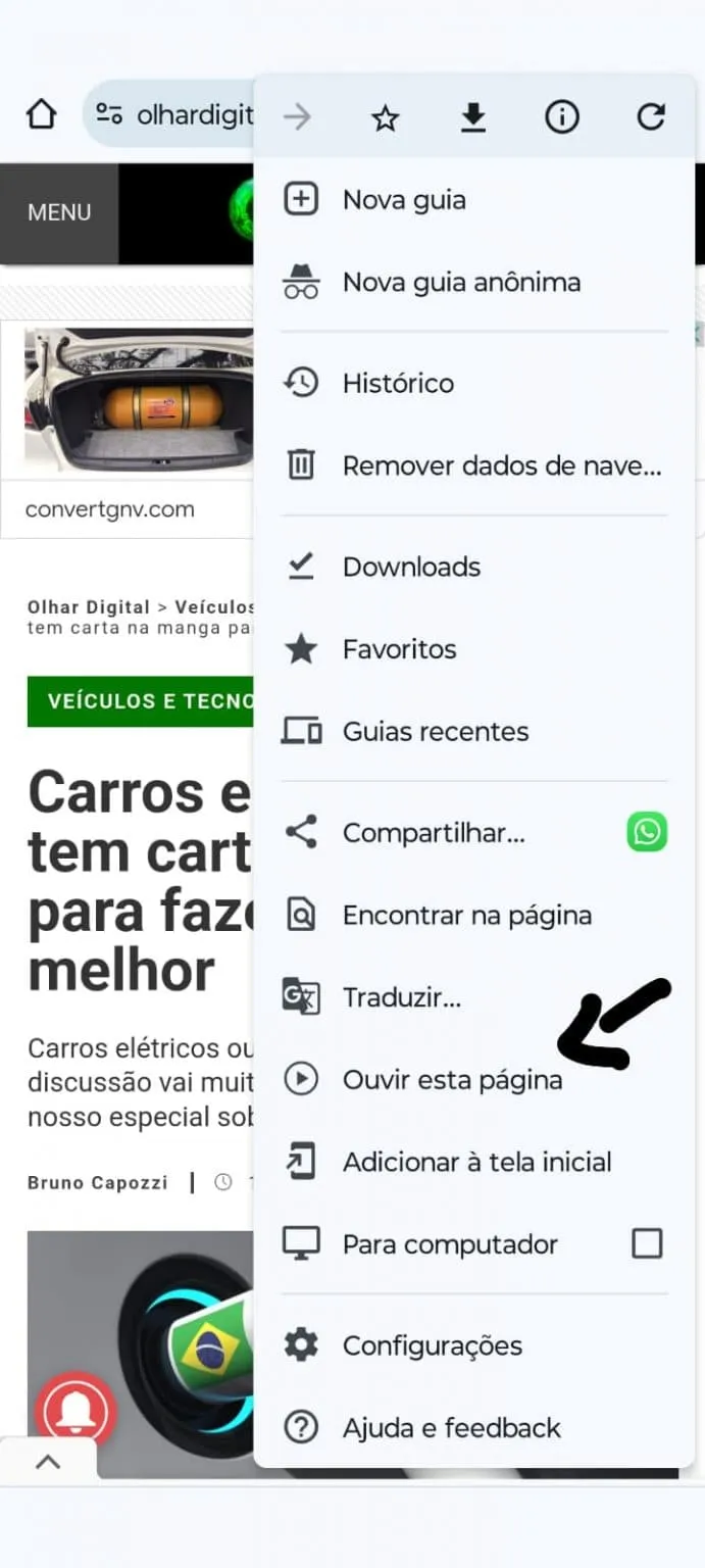 Para ver se você tem, vá até uma página da web com muito texto e toque no menu de três pontinhos, na parte superior direita da tela.