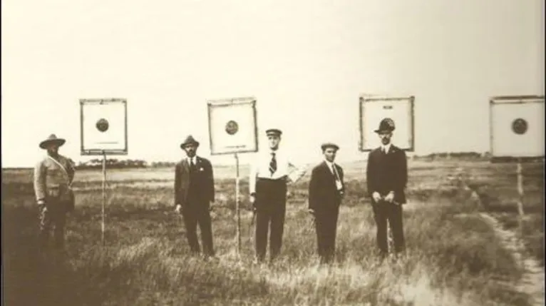 Da esquerda para direita, a equipe brasileira de tiro esportivo em 1920: Fernando Soledade, Tenente Guilherme Paraense, Afrânio da Costa, Tenente Mário Maurety e Dário Barbosa