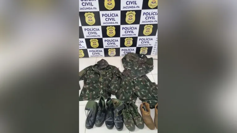 Entre os materiais apreendidos com eles estavam roupas camufladas