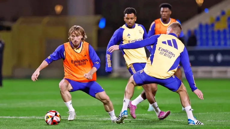 Modric, com Kroos e Rodrygo