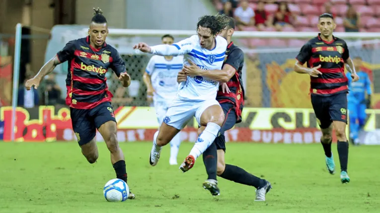 Nicolas tem 12 jogos na Série B e 1 gol marcado