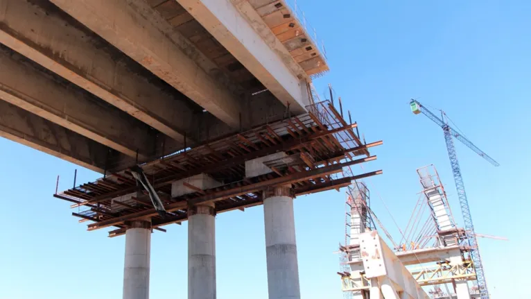 A nova ponte terá 524 metros de comprimento com 16 metros de largura
