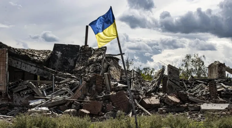 Guerra entre Ucrânia e Rússia é um dos indícios para Terceira Guerra, segundo o "Nostradamus Indiano"