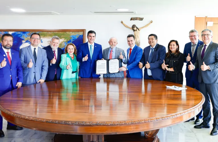 Parlamentares paraenses participaram da assinatura do contrato para obras no Ver-o-Peso no Palácio do Planalto