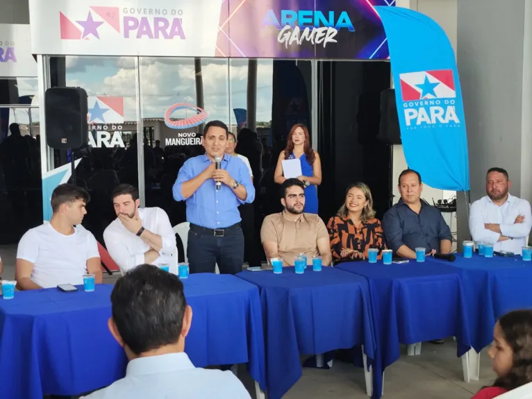 Políticos paraenses estiveram presentes na inauguração.