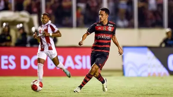 Matheus Gonçalves também tenta recuperar o espaço perdido no Flamengo.