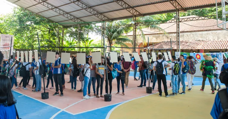 Projeto leva oficinas em artes para escolas públicas