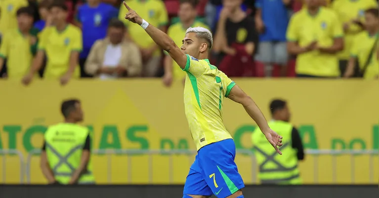 Andreas Pereira fez um golaço