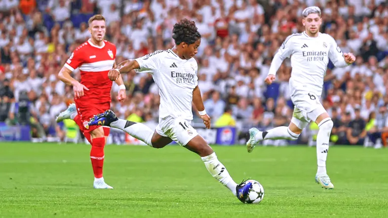 Endrick em jogo pela Champions, onde entrou e marcou na estreia pelo Real na competição