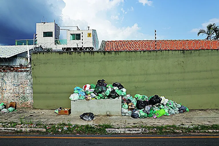 Ananindeua: moradores enfrentam sujeira por falta de coleta