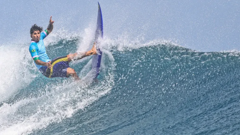 Medina deu azar e ficou sem ondas na semifinal, acabando eliminado