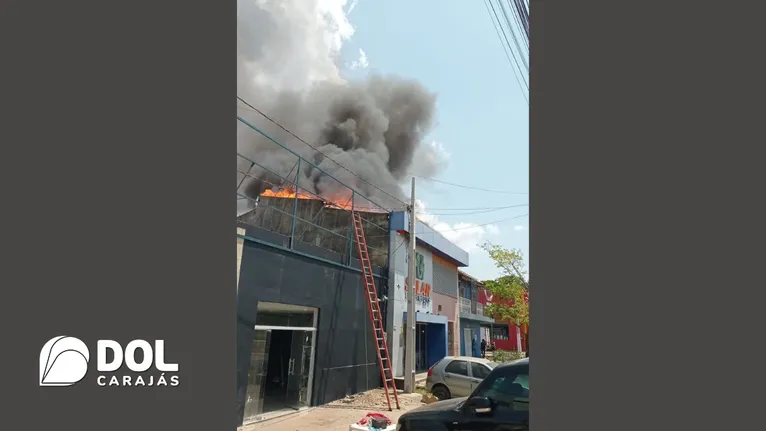 Proprietário acredita que o fogo tenha sido causado por um curto-circuito