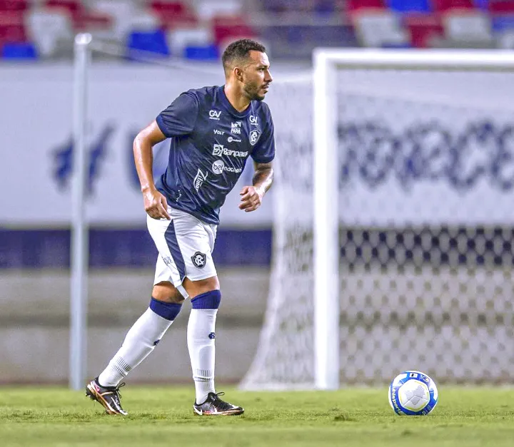 João Afonso vem sendo titular com Rodrigo Santana