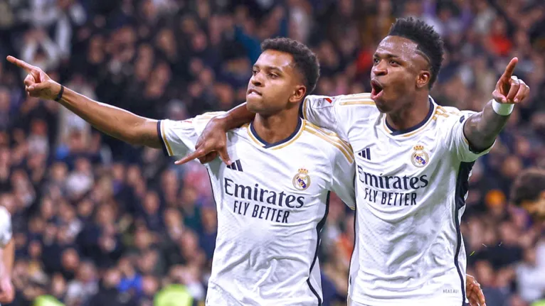 Rodrygo e Vini Jr. em ação pelo Real