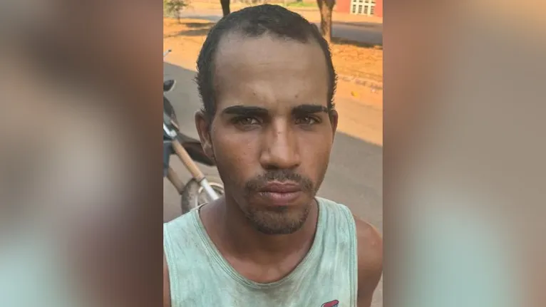 O crime ocorreu depois que o jovem, que era usuário de entorpecentes, discutiu com a própria mãe na frente do padrasto