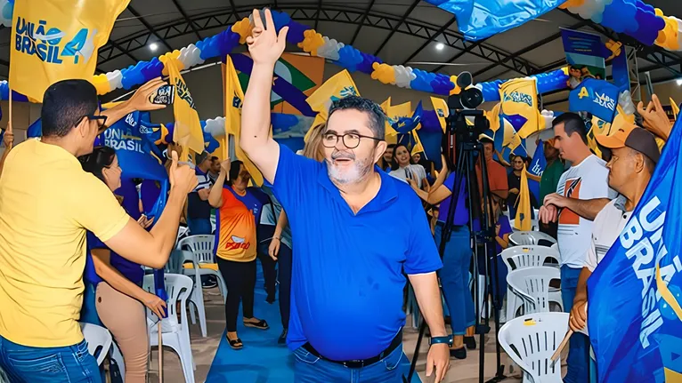 Dr. Celso (União Brasil), atual prefeito de Tucumã, foi, democraticamente