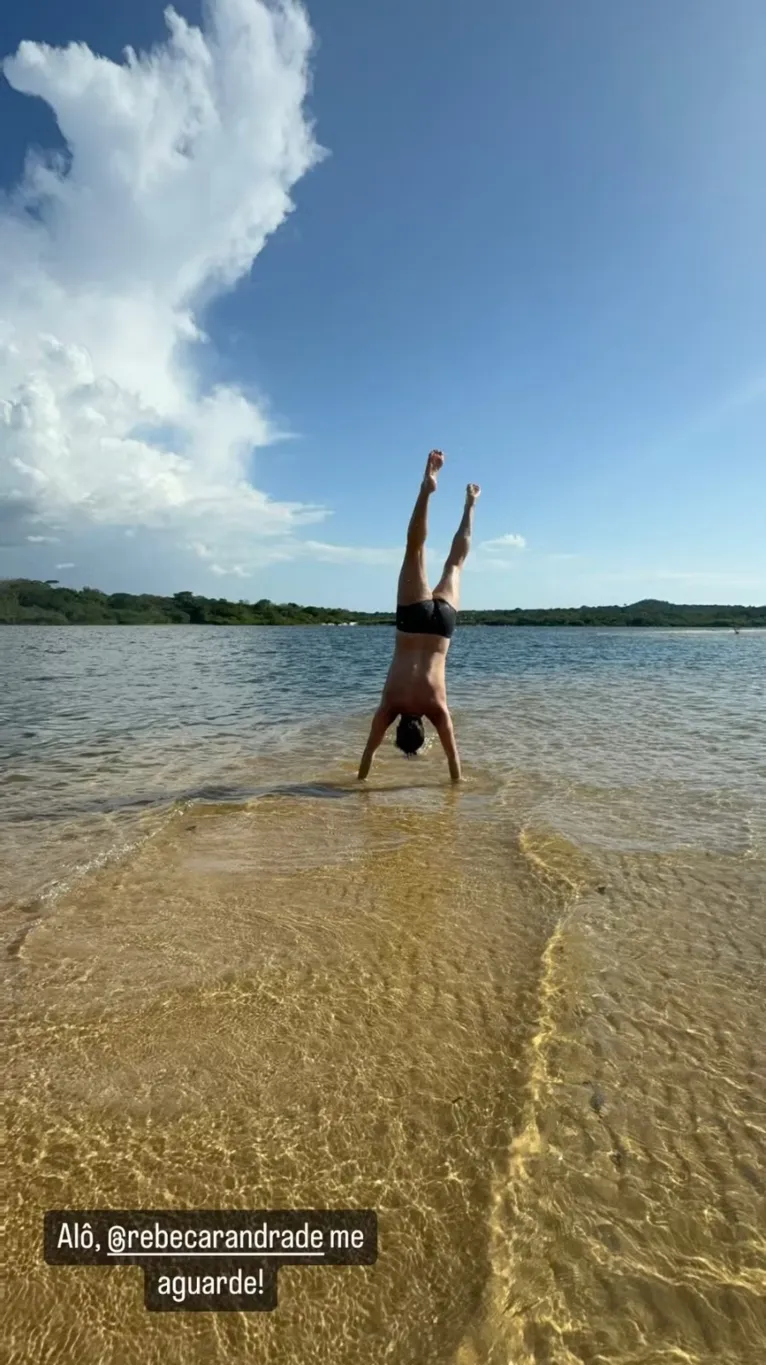 Fabio Porchat posta foto pelado em Alter do Chão