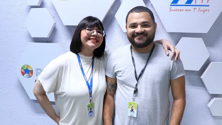 Laura Vasconcelos e Lucas Contente são parte da equipe dos jovens jornalistas que encaram a missão das especiais no portal.