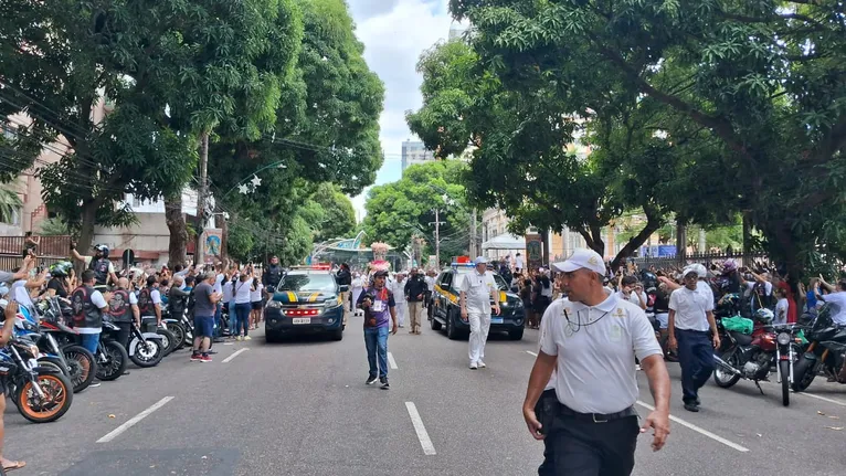 Em motorromaria, devotos homenageiam Nossa Senhora de Nazaré