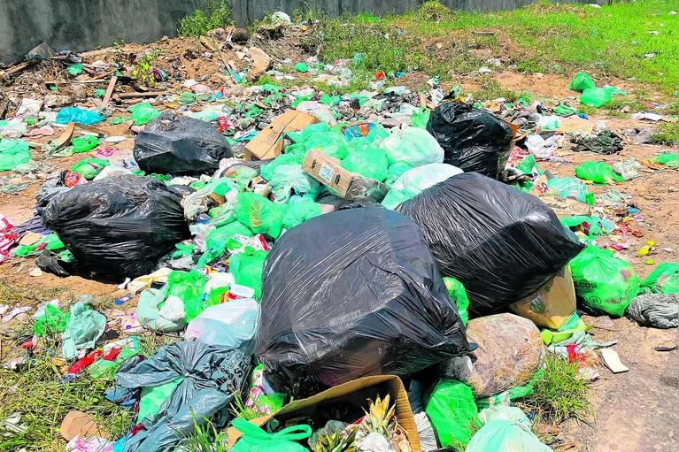 Apesar de pagar taxa, população de Ananindeua sofre com os lixões