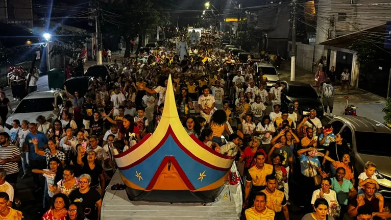 As ruas de Belém ficaram tomadas por devotos durante a primeira romaria do Círio 2024