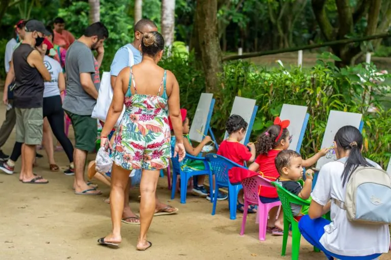 A brincadeira é organizada pelo Clube da Animação e os pequeninos terão a oportunidade de abusar da imaginação para criar lindas artes.