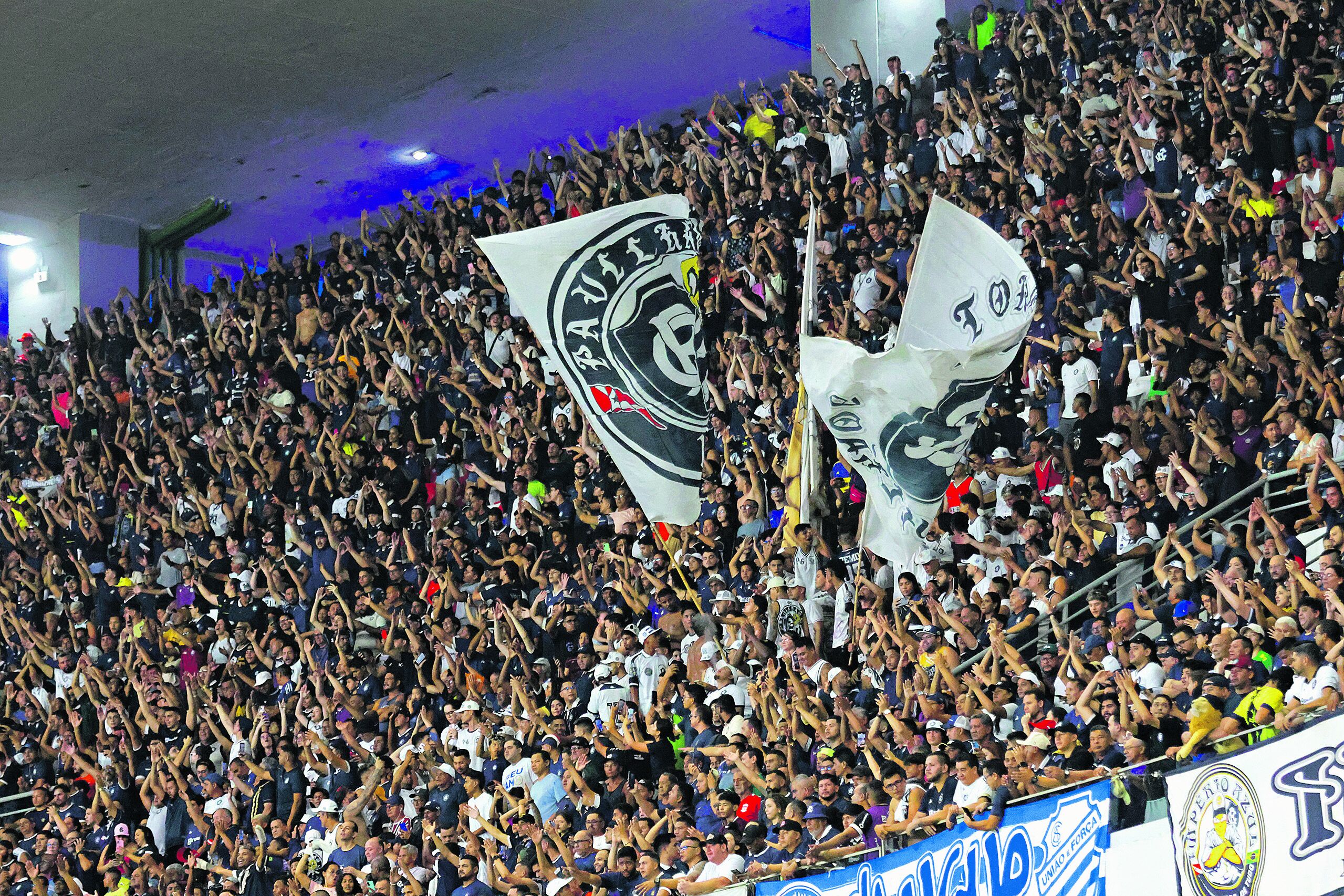 Clube ainda vai recorrer da decisão do STJD para não jogar sem a sua torcida