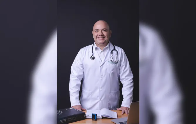 O infectologista Rhomero Assef atua no tratamento de pessoas com HIV em Belém