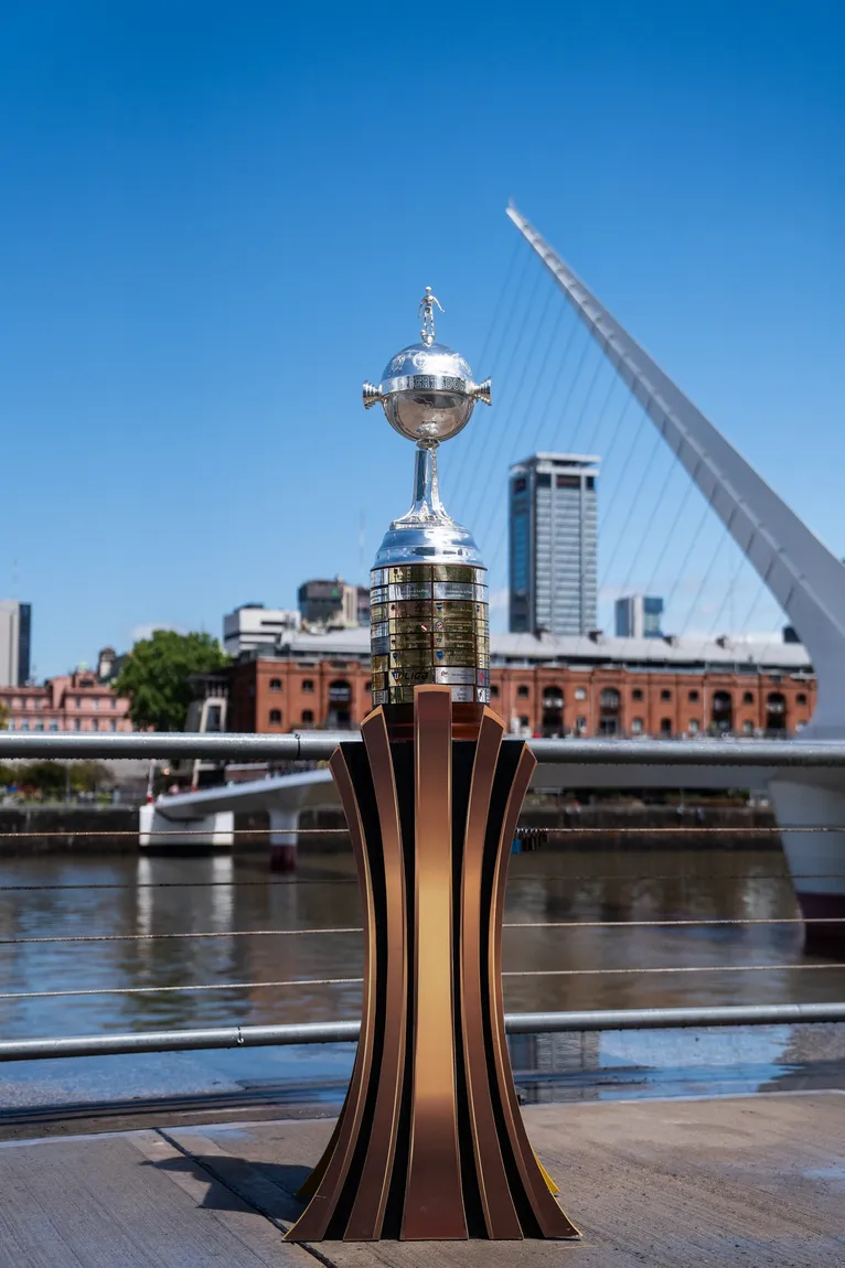 Saiba quem irá entrar com a taça na final da Libertadores