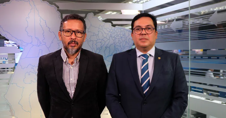 Dr. Alexandre Damasceno e Cássio Bitar no estúdio da RBA TV.