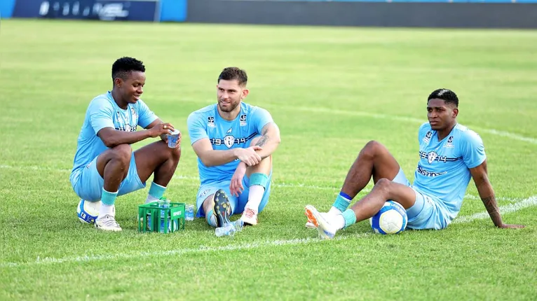 Cazares (esquerda) e Yony Gonazáles (direita) saíram do Papão logo após as primeiras semanas de Márcio Fernandes. Quintana (meio) fez uma boa temporada e deve seguir no clube