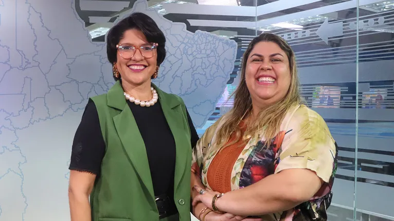 Priscila Belfort e Flávia Rayol no estúdio da RBA TV.