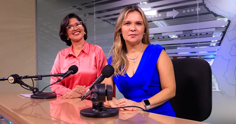 Priscila Belfort e Lucélia Guedes no estúdio da RBA TV.