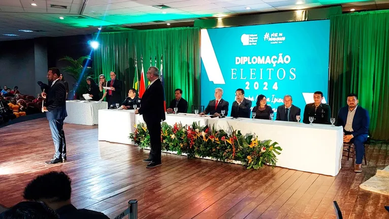 Diplomados receberam seus documentos no Carajás Centro de Convenções