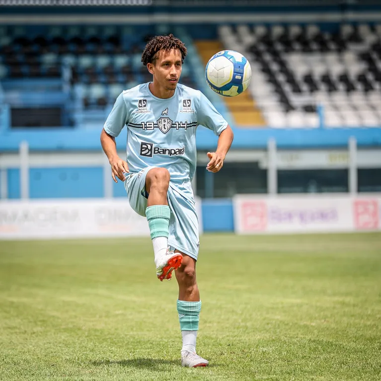 Meia Juninho no treinamento desta quinta-feira (24)