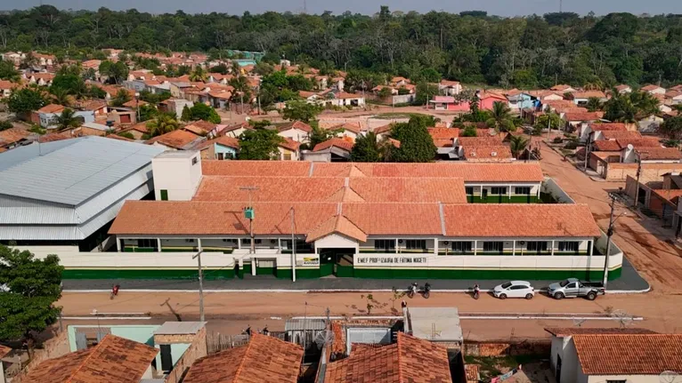 Escola Municipal Prof. Izaura de Fátima Noceti, fica localizada no Residencial Tiradentes, no núcleo São Félix.