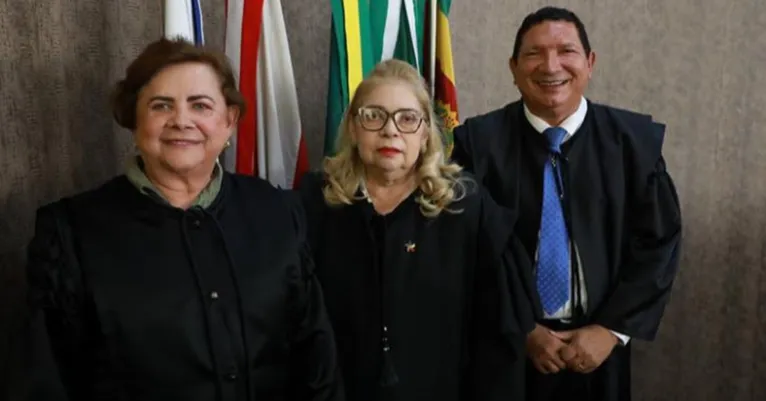 Sulamir Palmeira Monassa de Almeida, Maria Valquíria Norat Coelho e Luís José de Jesus Ribeiro assumem nova gestão do TRT-8 no biênio 2024-2026