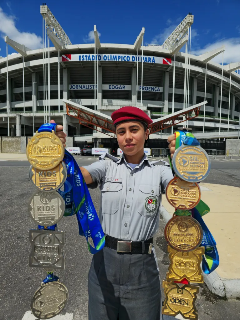 Giovana Guedes também se destacou na competição, conquistando a medalha de ouro na categoria faixa verde até 15 anos.