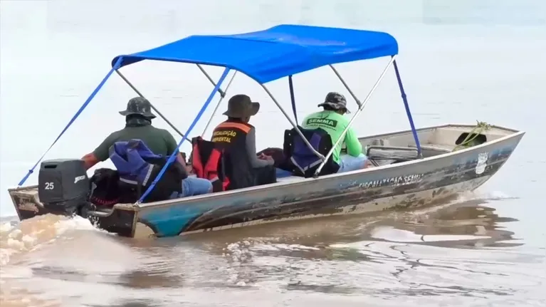 Nos rios, a fiscalização é constante e realizada de forma dinâmica. Equipes monitoram os locais com base no comportamento dos pescadores e nos pontos onde a pesca ocorre de forma irregular.