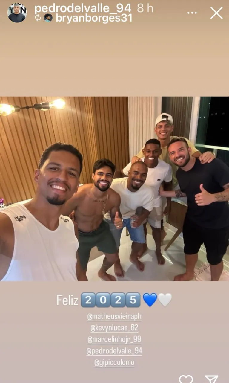 Jogadores do Paysandu celebram juntos o Ano Novo