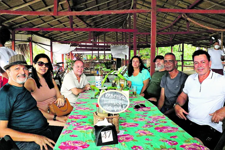 Djailson Cordeiro reuniu grupo de amigos para conhecer Belém e aproveitaram a ilha do Combu