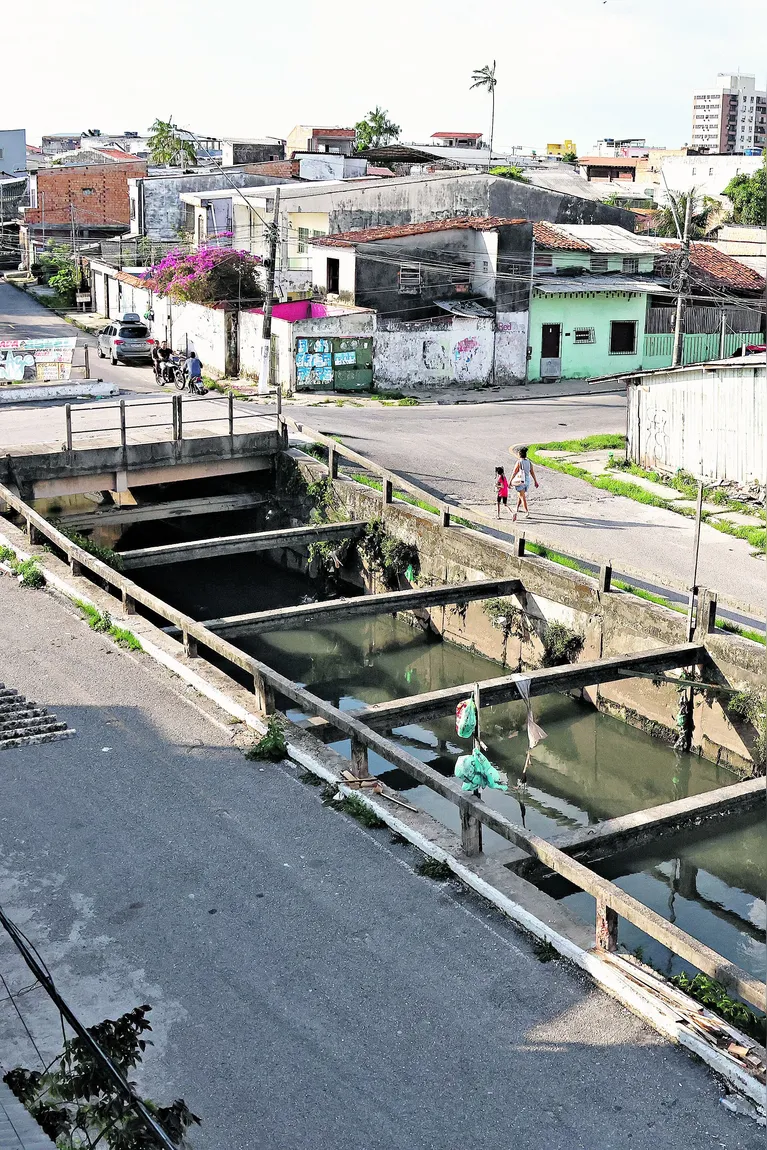 Chuvas fortes preocupam moradores de áreas que alagam