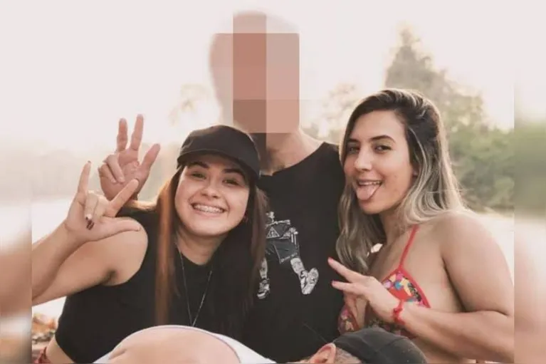 As irmãs Rayane Alves Porto, de 25 anos, e Rithiele Alves Porto,  foram assassinadas após, supostamente, replicarem símbolos de facções.